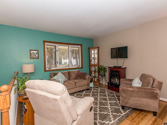 3rd image of 86 Trottingham Ct
