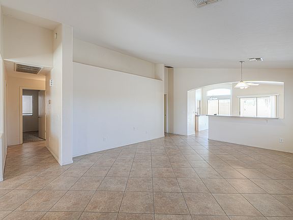 5th image of 1403 E 10th Pl
