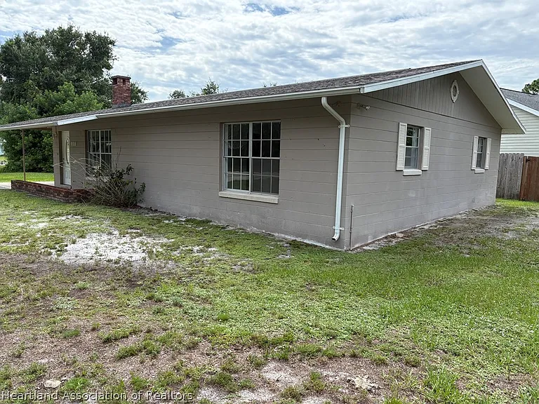 1008 Lagrande Blvd — Photo 21