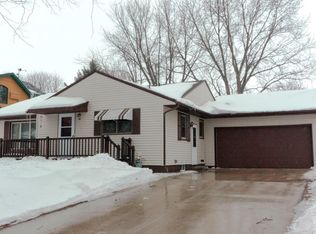 41 Windsor Blvd, Hampton, IA 50441