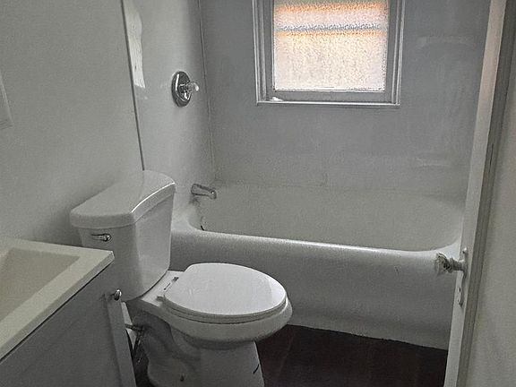 5th image of 2834 Harrison Ave #29