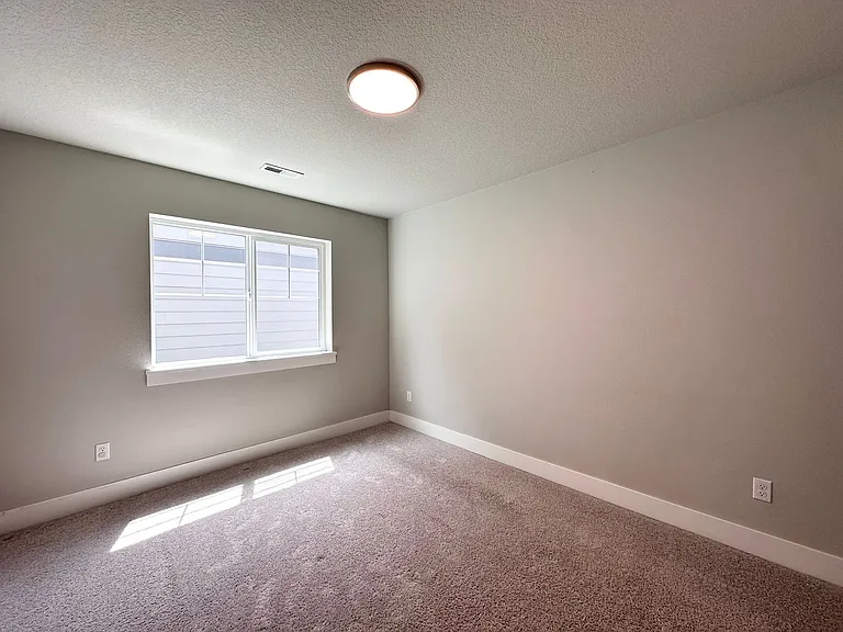 11732 SE Golden Eagle Ln — Photo 17