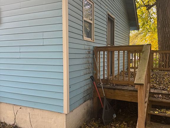 3rd image of 124 Monroe St