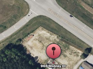 966 Mobley Dr, Chocowinity, NC 27817