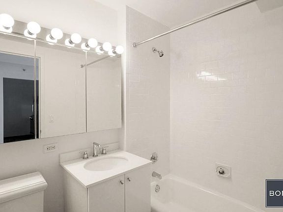 4th image of 200 W 26th St APT 11I