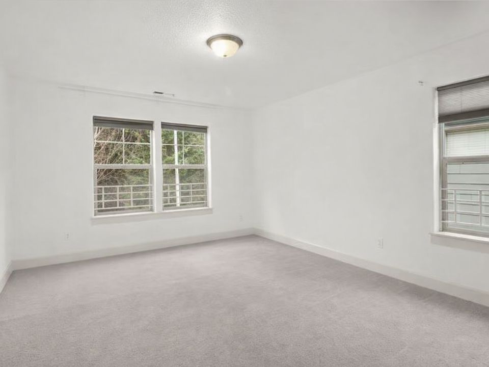 1st image of 9506 NE 144th Ct #B