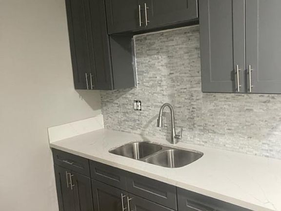 5th image of 1305 W 19th St APT 7