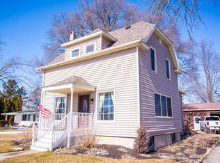 W6082 State Line Rd, Walworth, WI 53184