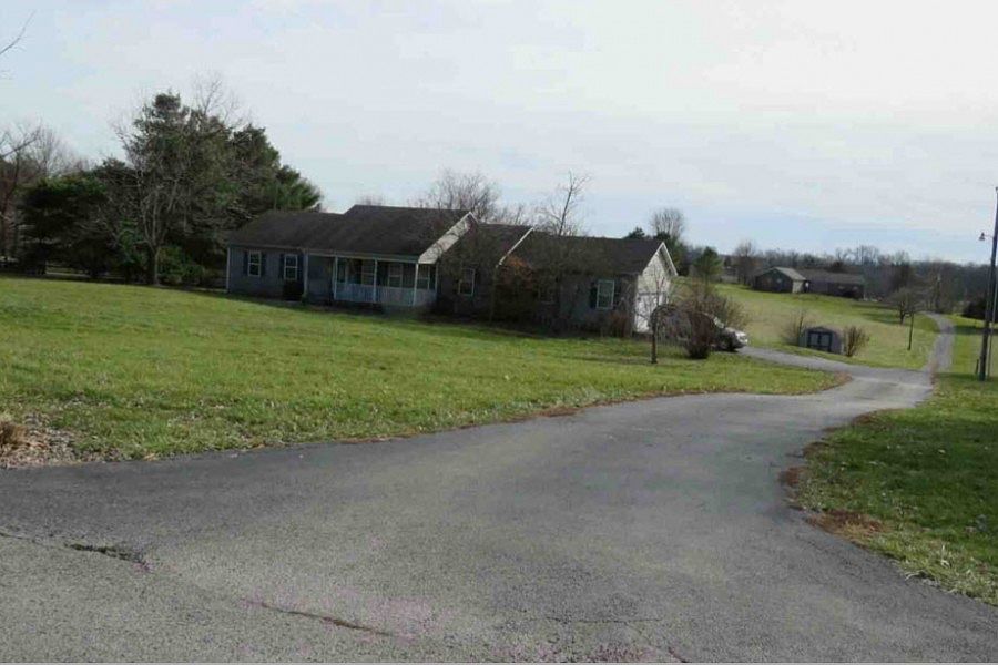 2nd image of 194 N Homestead Ln