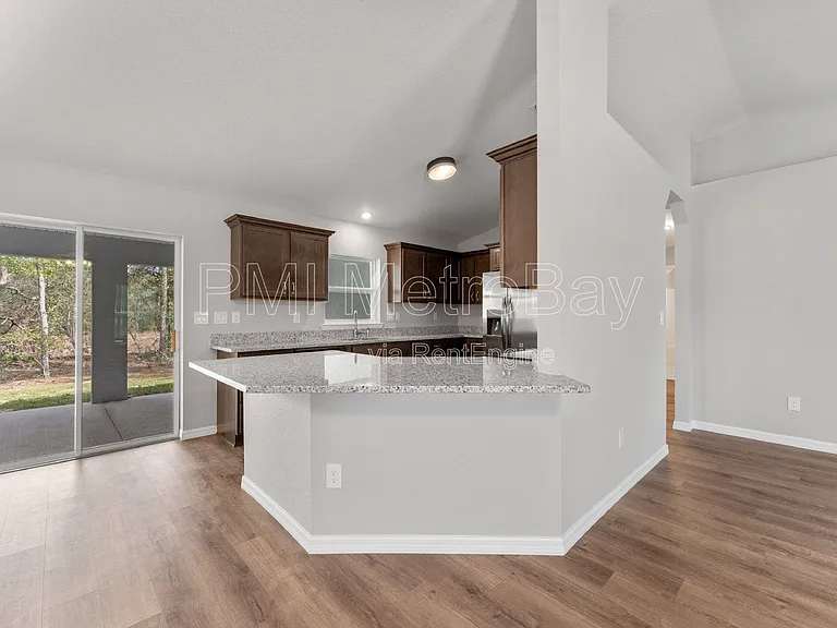 9461 N Sandree Dr — Photo 18