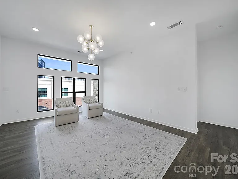 2125 Southend Dr #438 — Photo 7