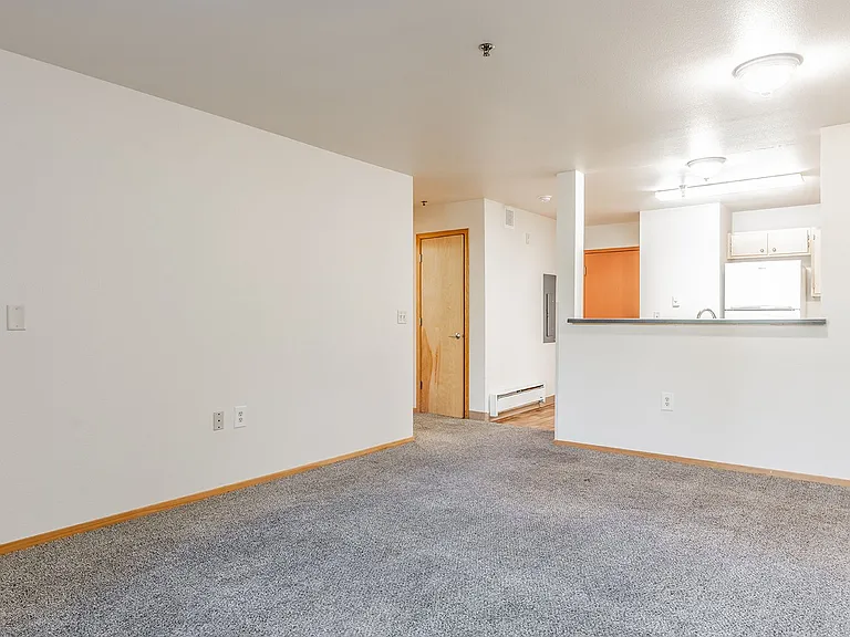 INCOME RESTRICTED Affordable Apartments in Hazelwood! — Photo 34