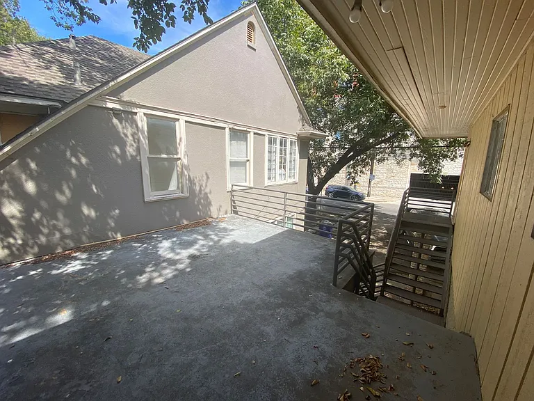2708 Salado St #B — Photo 13