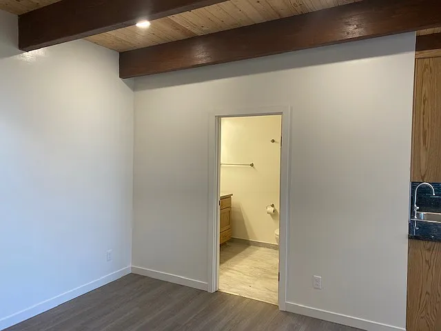 2402 Floral Hill Dr — Photo 9
