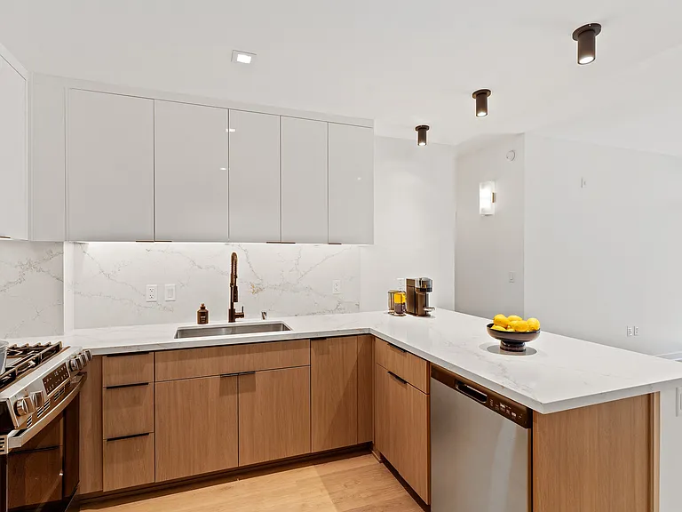 333 FREMONT — Photo 7