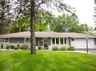 W224N5077 Roberta Dr, Lisbon, WI