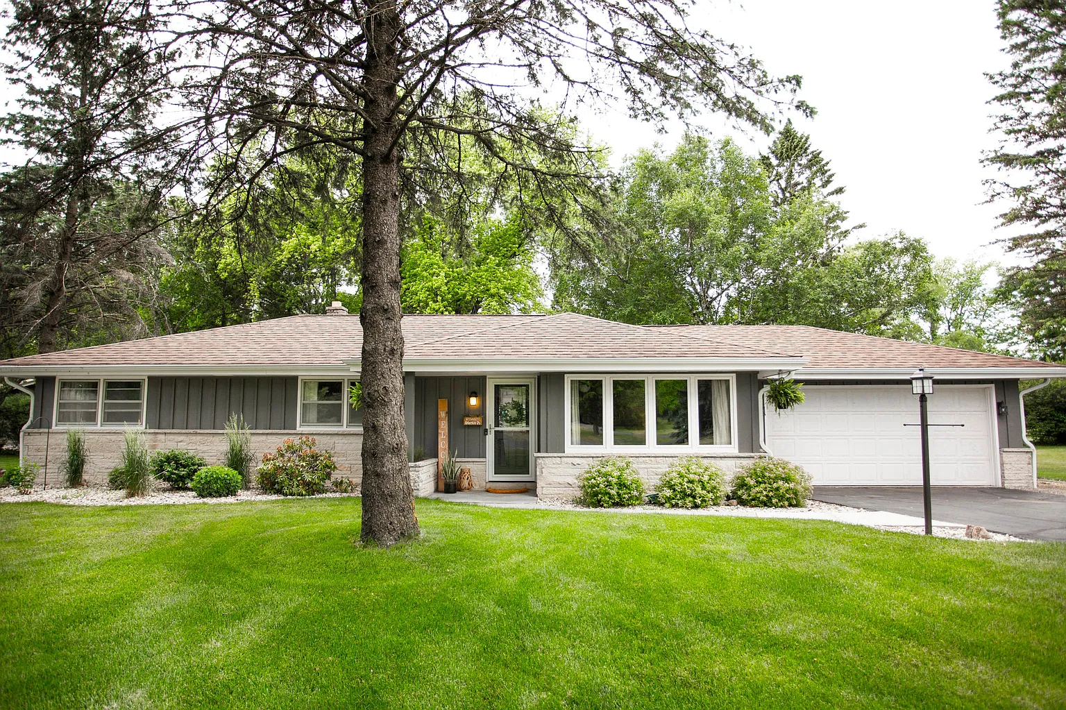 W224N5077 Roberta Dr photo 1