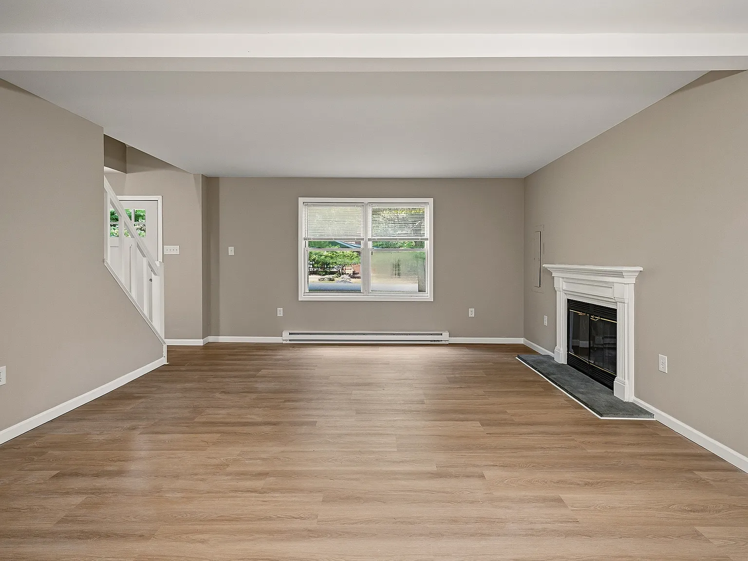4 bed, 1695 sqft, $2,100 — Photo 3