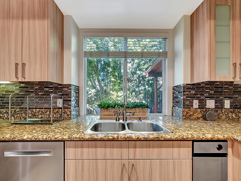 19301 Lavi Ct — Photo 11