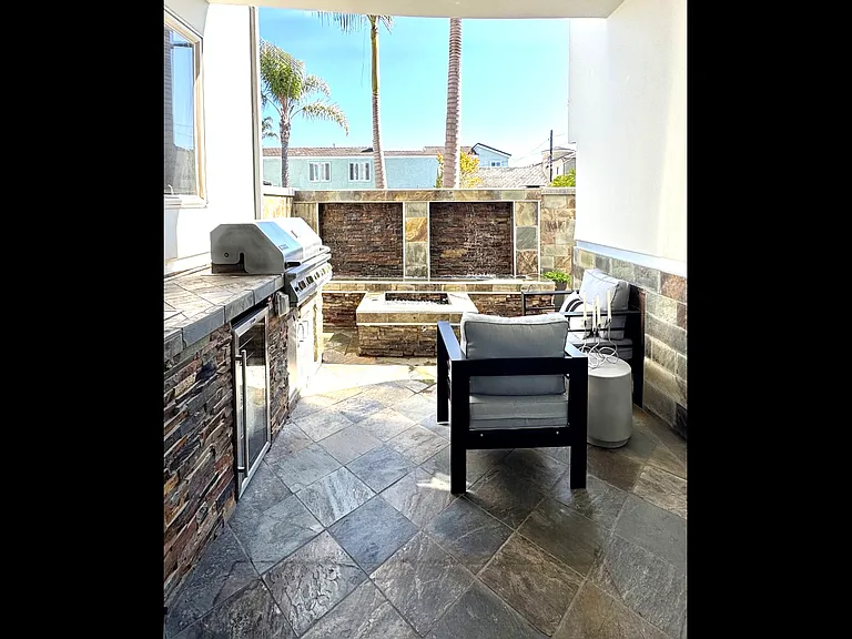 701 Huntington St — Photo 9