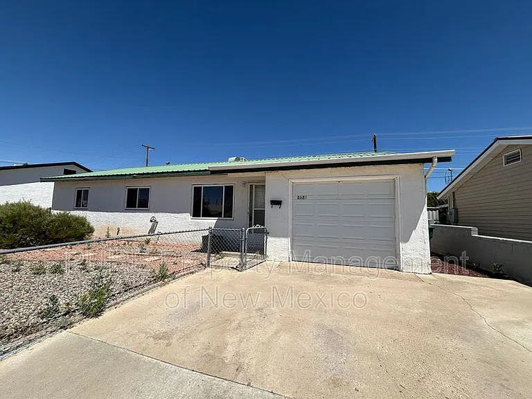 2620 Mossman Dr — Photo 2