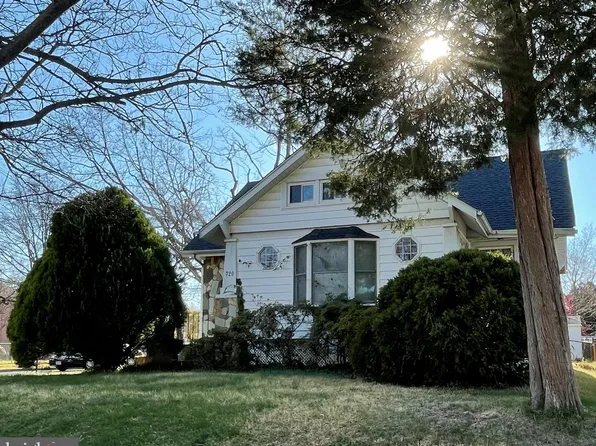 720 S Veitch St, Arlington, VA 22204