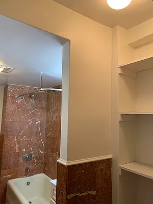 Rented by Bond New York | media 37