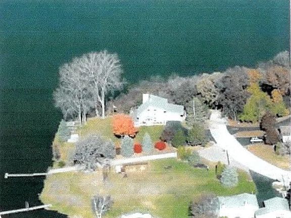 180 degree Lake Views