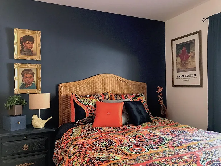 Queen bedroom on main level