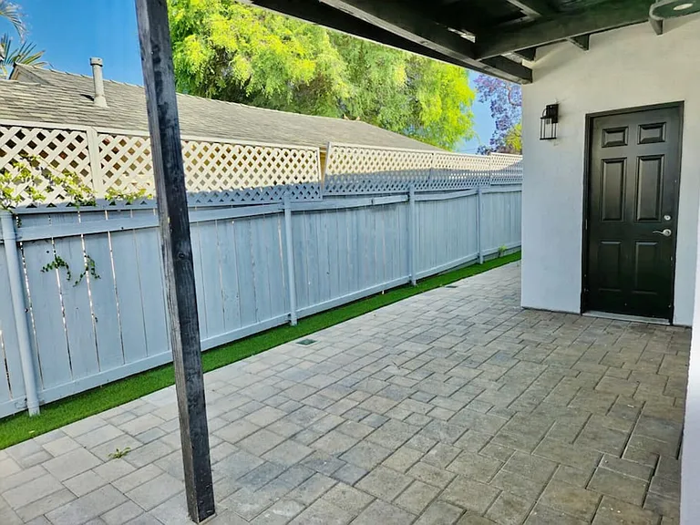 Adams St — Photo 21