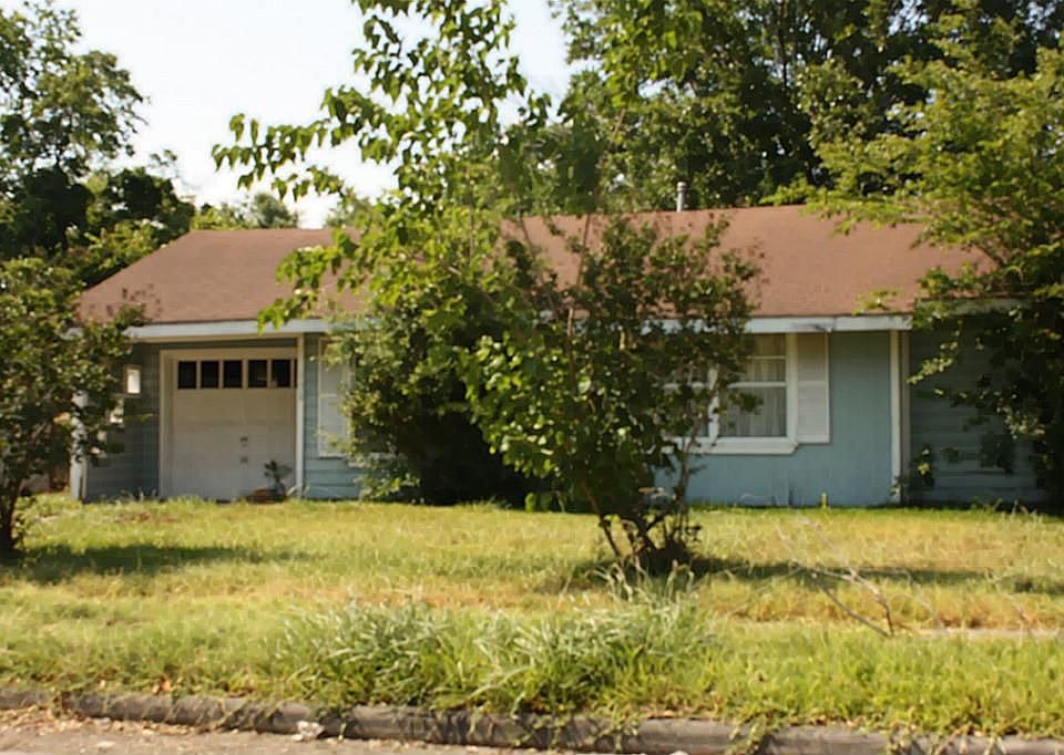 1st image of 908 Savannah Ave