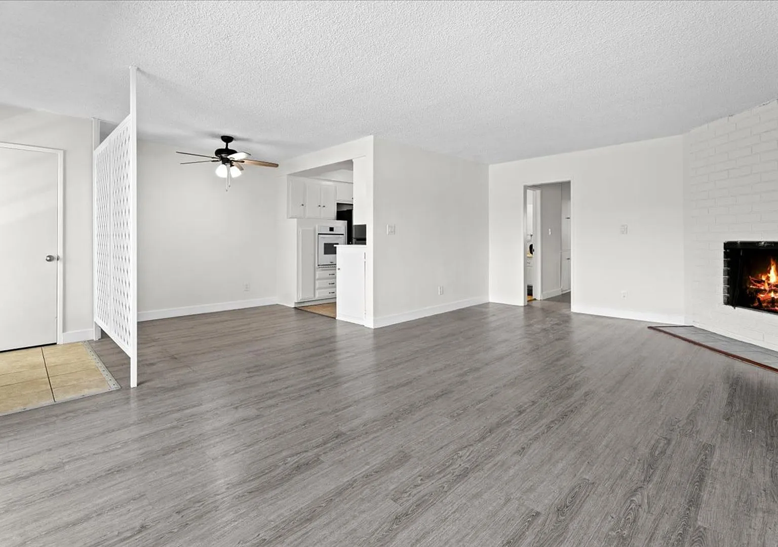 5232 Fairview Blvd — Photo 1