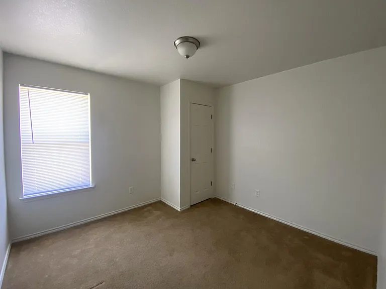 2802 Ashley Dr — Photo 8
