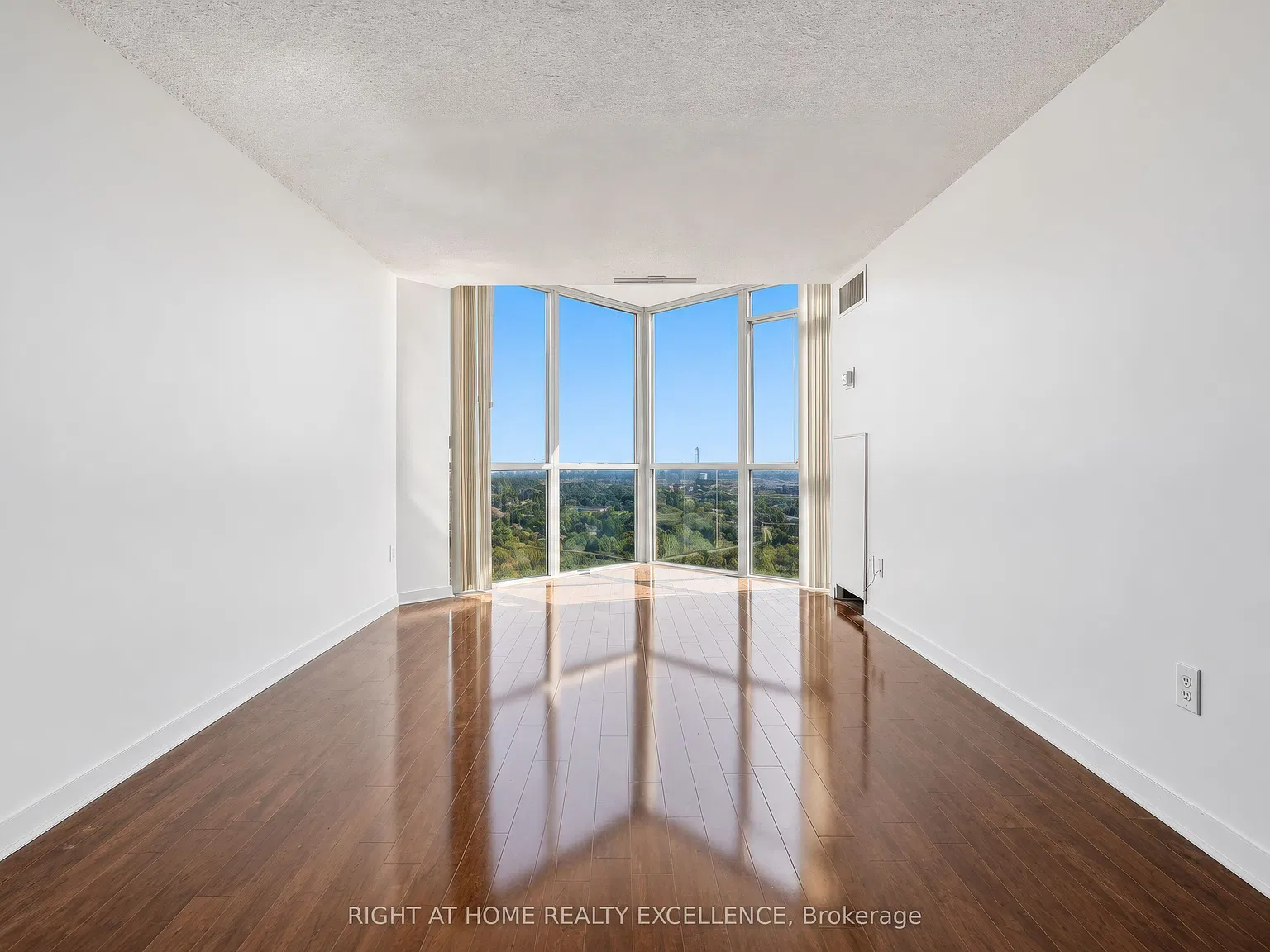 1 bed, $2,100 — Photo 2
