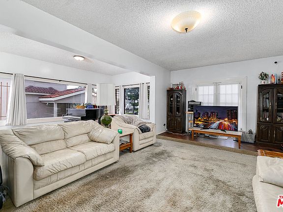 4th image of 2136 S Victoria Ave