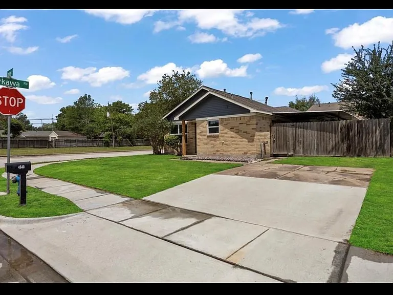 4640 Orange Cir S — Photo 8