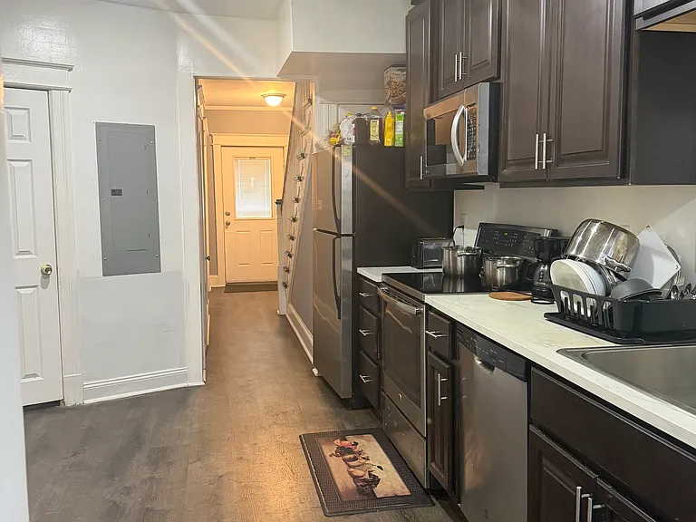 221 Missouri Ave NW — Photo 7