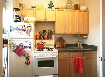Rented by R New York