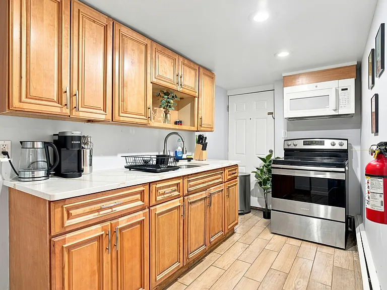 195 Sylvan Ave #2 — Photo 6