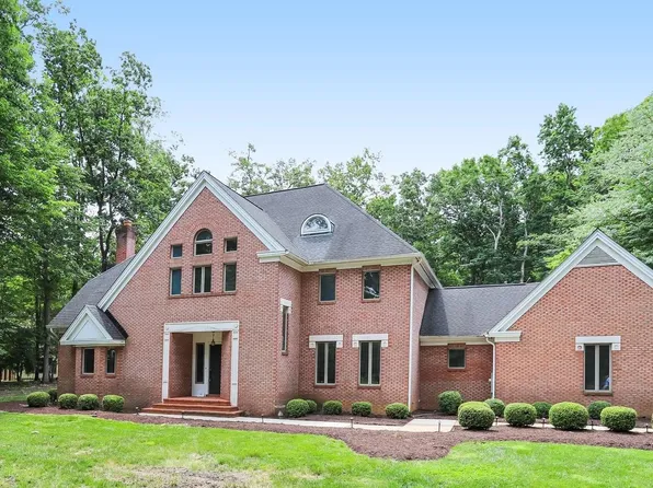 11109 Elmview Pl, Great Falls, VA 22066