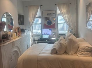 137 N 8th St APT 1R, Brooklyn, NY 11249