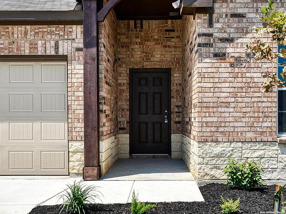 3rd image of 1425 Alleyton Court