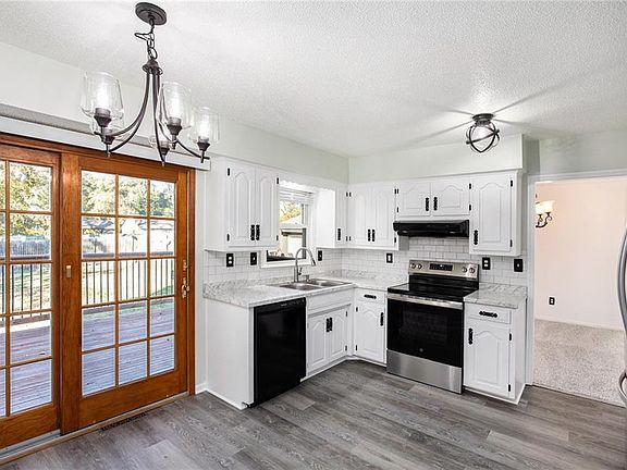 5th image of 10908 E 81st St
