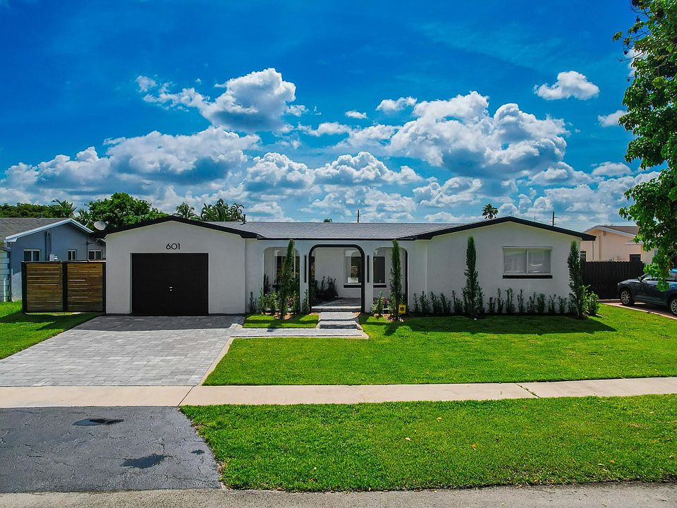 1st image of 601 NW 93rd Avenue
