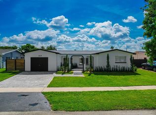 601 NW 93rd Ave, Pembroke Pines, FL 33024