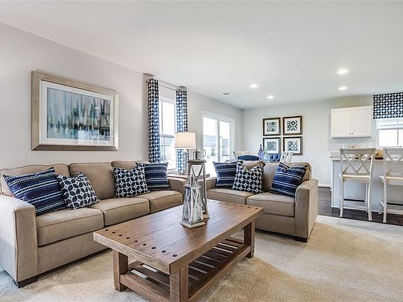 4th image of 320 Lakewick Ln