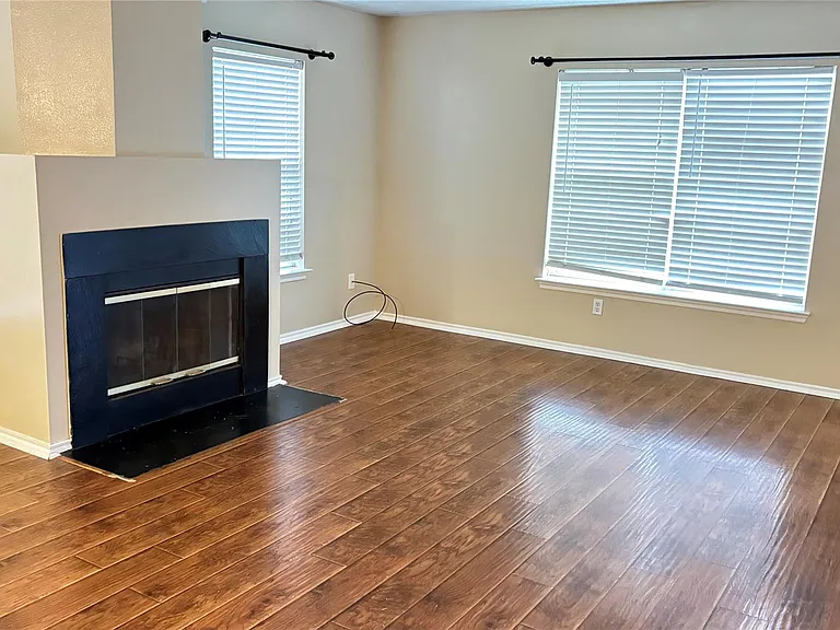 2209 Georgian Dr — Photo 3