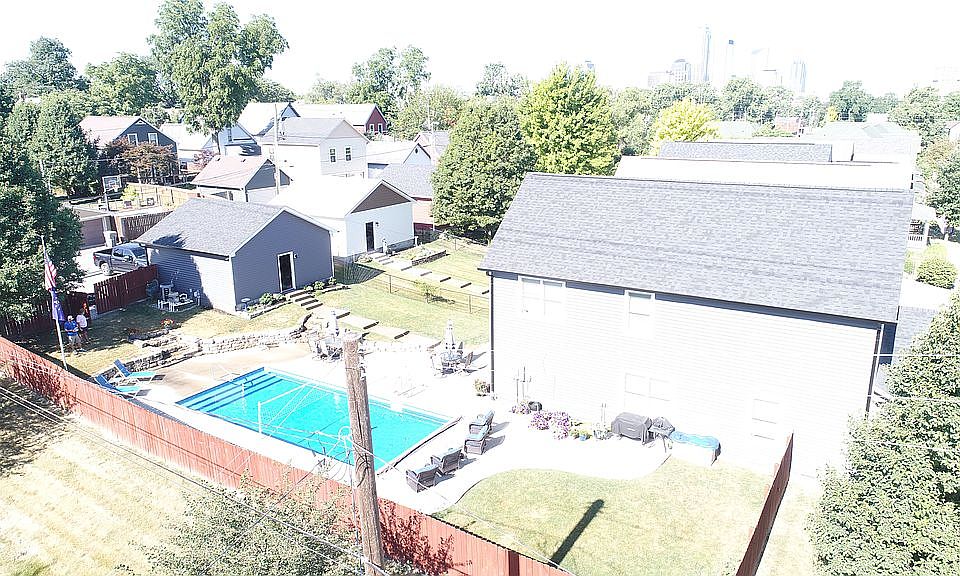 2nd image of 1323 E Michigan St
