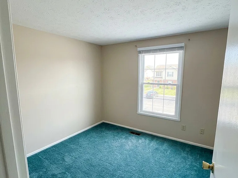 Bedroom3/office room