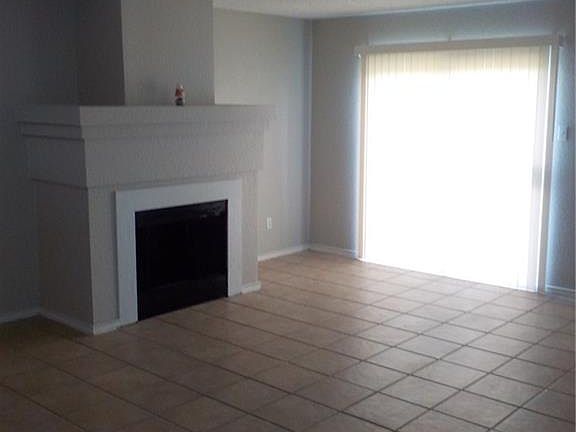 4th image of 305 Willow Oak Dr